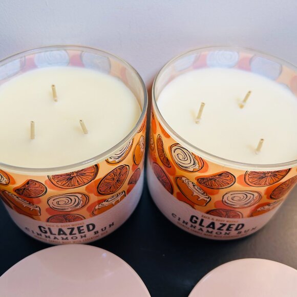 (2) Bath & Body Works Glazed Cinnamon Bun 3-Wick Candles NEW - Picture 3 of 4